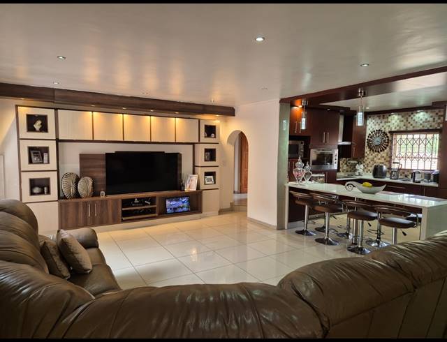 4 BEDROOM HOUSE FOR SALE IN VANDERBIJLPARK SE 3
